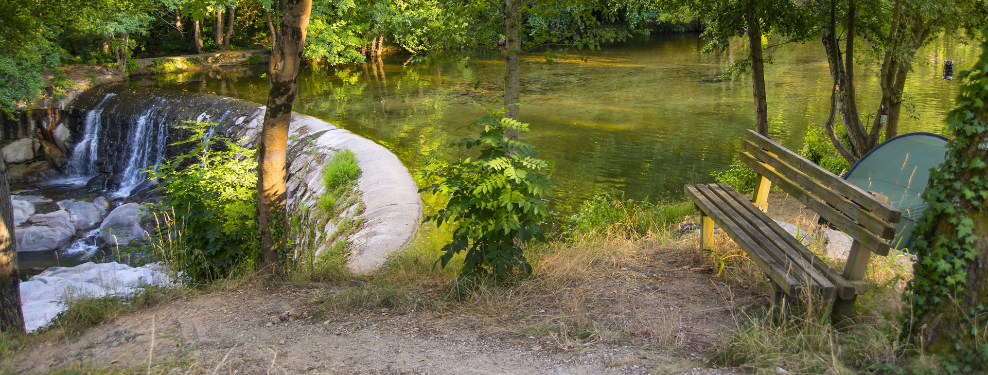 Rivière le long du camping dans les Cévennes la Salendrinque