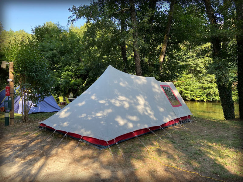 emplacement camping Gard avec tente