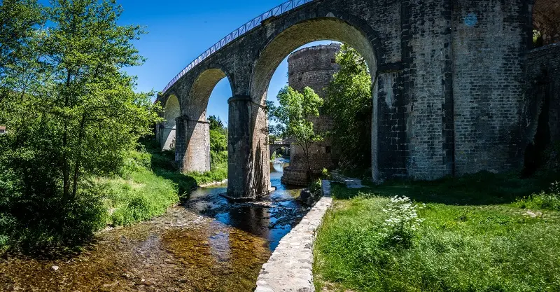 Tour Virdoule à Saint-Hippolyte-du-Fort - Camping la Salendrinque